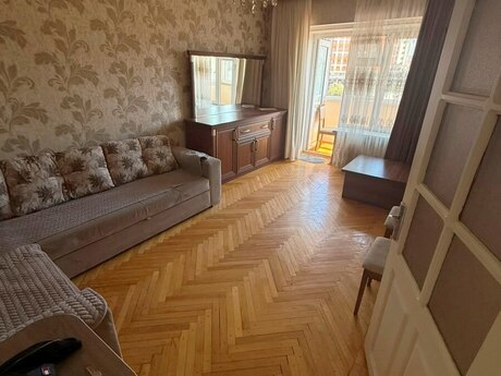 Elan №6269564 - Bakı, Elmlər Akademiyası m., 3 otaqlı, 70 m², 5/5 mərtəbə