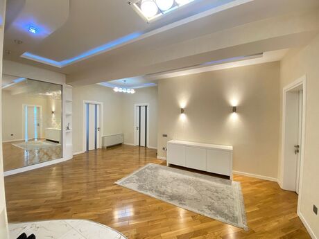 Kirayə 4 otaqlı mənzil, 200 m², Nizami: 3 000 ₼/ay 4