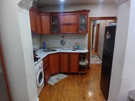 5 otaqlı köhnə tikili - Elmlər Akademiyası m. - 130 m²