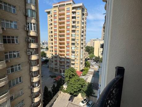 4 otaqlı yeni tikili - Elmlər Akademiyası m. - 227 m²