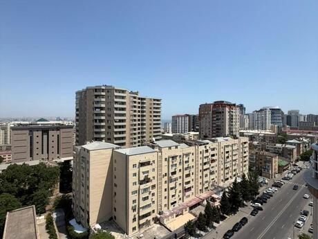 4 otaqlı yeni tikili - Elmlər Akademiyası m. - 156 m²