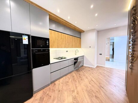 3 otaqlı mənzil, 120 m², 28 May: 348 000 ₼ 2