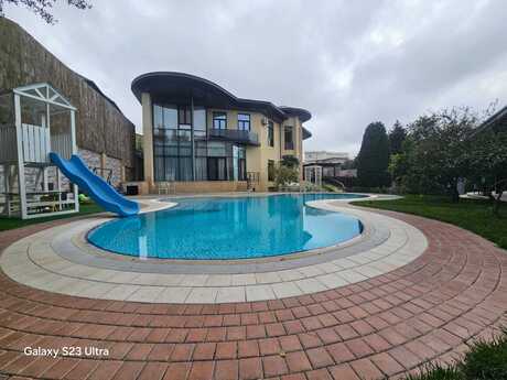 7 otaqlı həyət evi/bağ evi - Novxanı q. - 600 m²