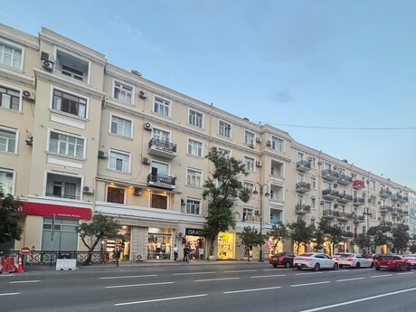 Elan №6270621 - Bakı, 28 May m., 20 m²