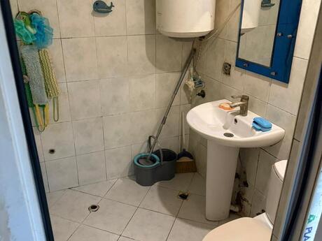 2 otaqlı köhnə tikili - Elmlər Akademiyası m. - 45 m²