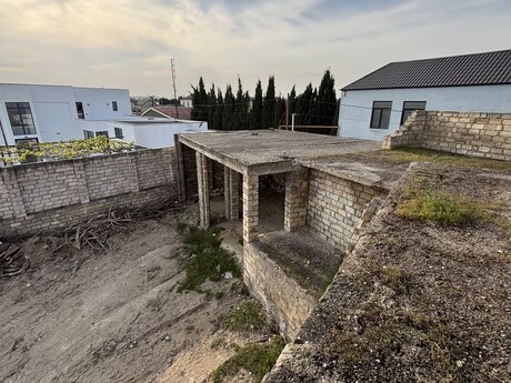 12 otaqlı həyət evi/bağ evi - Şüvəlan q. - 303 m²