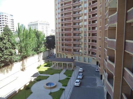 Elan №6270748 - Bakı, Gənclik m., 2 otaqlı, 80 m², 11/18 mərtəbə