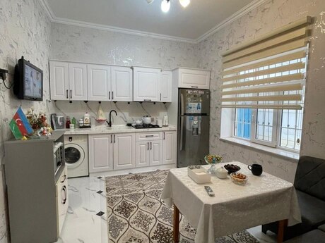 4 otaqlı həyət evi, 130 m², Binə: 84 000 ₼ 2