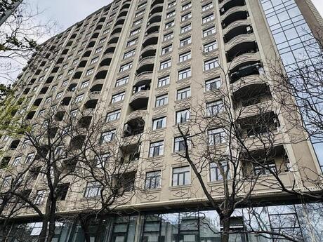 3-комнатная квартира, 90 м², 28 May: 306 000 ₼ 3