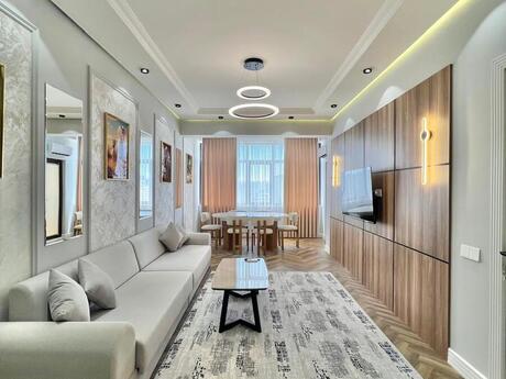 Elan №6271411 - Bakı, Şah İsmayıl Xətai m., 2 otaqlı, 70 m², 16/18 mərtəbə