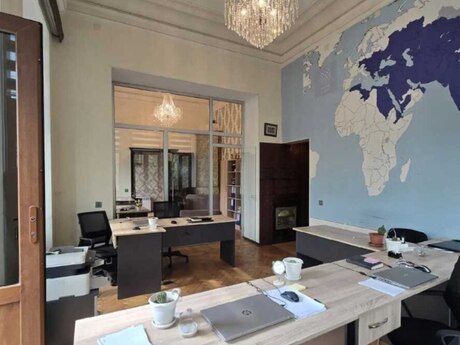 5 otaqlı ofis - Nizami m. - 150 m²