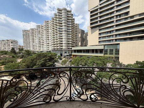 3-комнатная квартира, 160 м², 8 Noyabr: 450 000 ₼ 3