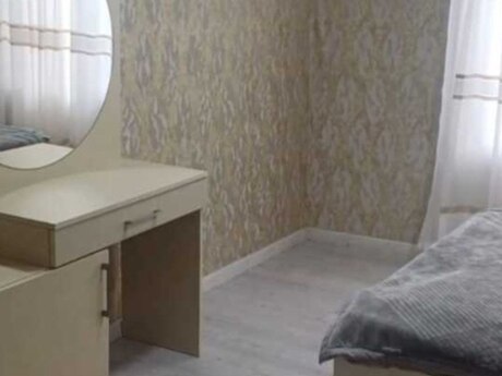2 otaqlı köhnə tikili - 28 May m. - 70 m²