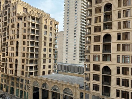 4 otaqlı yeni tikili - Səbail r. - 240 m²
