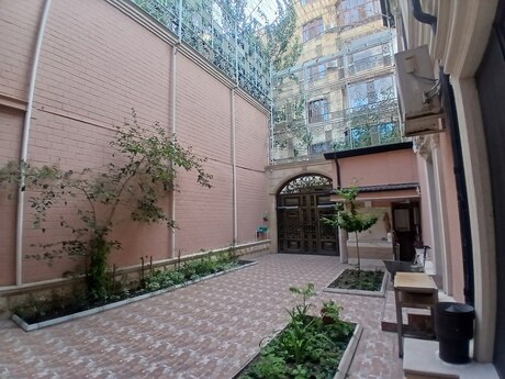 11 otaqlı həyət evi, 700 m², Nərimanov: 1 500 000 ₼ 2
