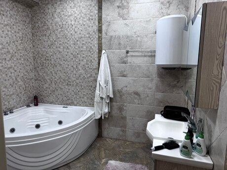 3-комнатная квартира, 170 м², 28 May: 505 000 ₼ 4
