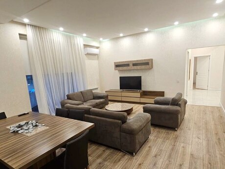 Elan №6271822 - Bakı, Nizami m., 3 otaqlı, 135 m², 3/14 mərtəbə