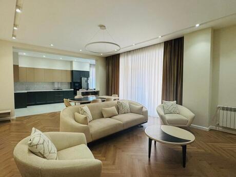 3-room new-build apartment for rent in İzmir Residence, 150 m², 3 200 AZN/mo, photo 4 / 12