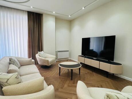 3-room new-build apartment for rent in İzmir Residence, 150 m², 3 200 AZN/mo, photo 5 / 12