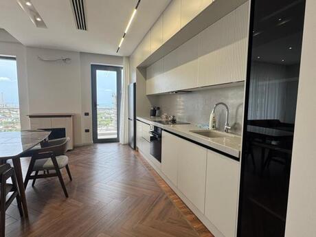 4-room apartment for rent, 162 m², Ağ şəhər: 3 000 ₼/mo 5