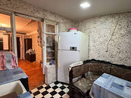 1 otaqlı köhnə tikili - İnşaatçılar m. - 35 m²