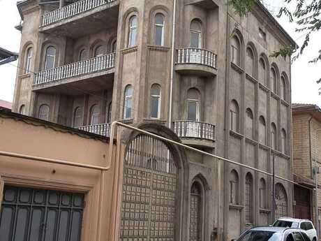 7 otaqlı həyət evi, 1 300 m², 8-ci mikrorayon: 950 000 ₼ 2