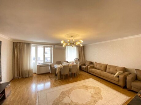 Elan №6272317 - Bakı, 28 May m., 3 otaqlı, 70 m², 6/6 mərtəbə
