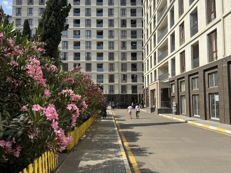 2 otaq · 76 m² · 5/15 mərtəbə, İnşaatçılar