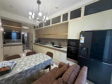 4 otaqlı mənzil, 185 m², Ağ şəhər: 1 370 000 ₼ 5