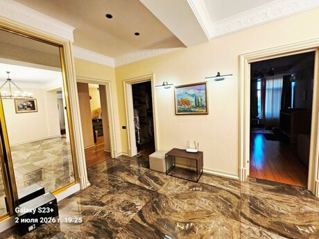 4-room apartment, 207 m², Nəsimi: 1 100 000 ₼ 2