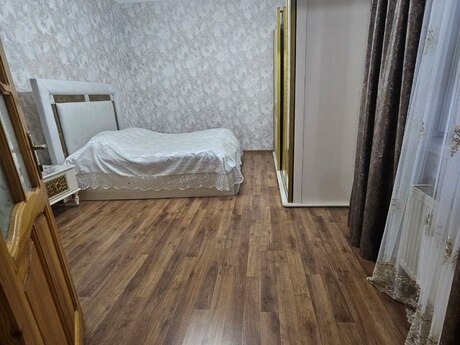4 otaqlı həyət evi/bağ evi - Azadlıq Prospekti m. - 90 m²