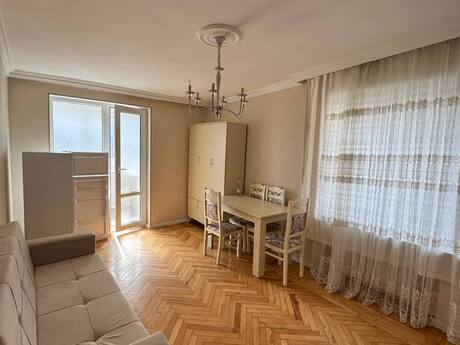 2 otaqlı köhnə tikili - Elmlər Akademiyası m. - 40 m²
