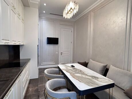Аренда: 4-комнатная квартира, 160 м², Ağ şəhər: 5 000 ₼/мес 5