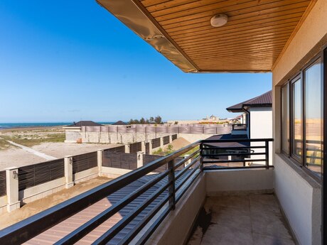 4 otaqlı həyət evi/bağ evi - Şüvəlan q. - 370 m²