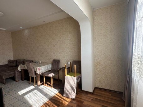 Bakıxanovda 4 otaqlı köhnə tikili mənzil satılır, 115 m², 198 000 AZN, şəkil 4 / 12