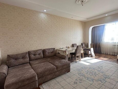 Bakıxanovda 4 otaqlı köhnə tikili mənzil satılır, 115 m², 198 000 AZN, şəkil 2 / 12