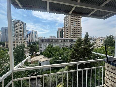 Elan №6273200 - Bakı, Nizami m., 3 otaqlı, 65 m², 5/5 mərtəbə
