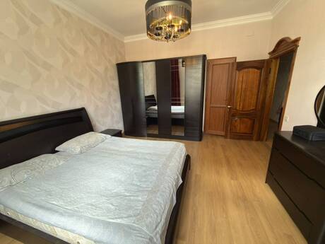 4-room apartment, 155 m², Azadlıq Prospekti: 375 000 ₼ 4