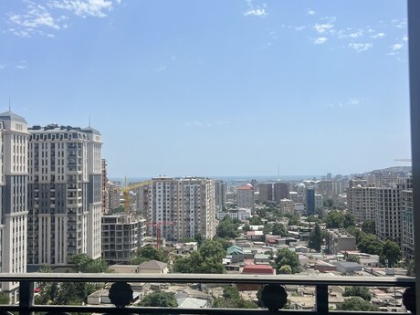 4 otaq · 198 m²