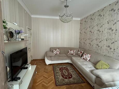 3 otaqlı köhnə tikili - 20 Yanvar m. - 65 m²
