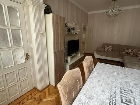 3 otaqlı köhnə tikili - 20 Yanvar m. - 65 m²