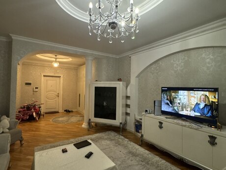 Elan №6273703 - Bakı, Nizami m., 3 otaqlı, 125 m², 8/16 mərtəbə