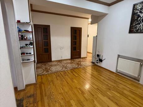 3 otaqlı mənzil, 141 m², 20 Yanvar: 317 000 ₼ 3