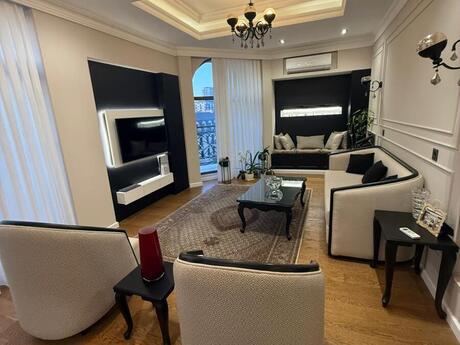 3 otaq · 126 m² · 6/6 mərtəbə, Ağ şəhər