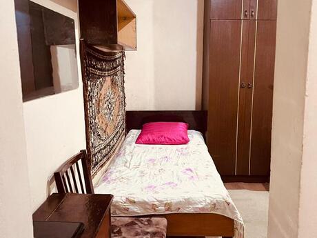 1 otaqlı həyət evi/bağ evi - 8 Noyabr m. - 18 m²