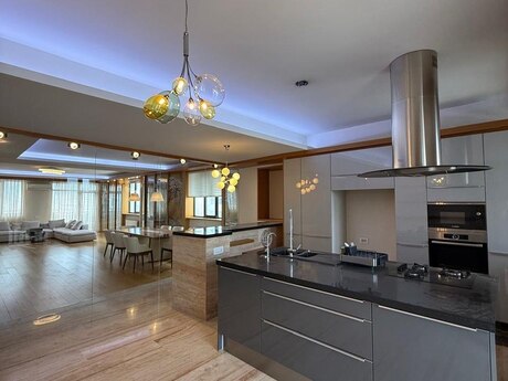 3-комнатная квартира, 232 м², Elmlər Akademiyası: 950 000 ₼ 3