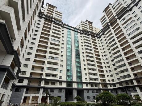 3-комнатная квартира, 232 м², Elmlər Akademiyası: 950 000 ₼ 2