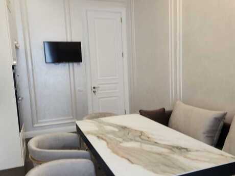 4-room apartment for rent, 150 m², Knightsbridge Residence White City: 5 000 ₼/mo 2