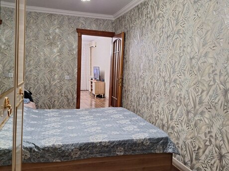 3-комн. вторичка - м. Нефтчиляр - 55 м²