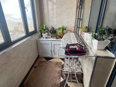4 otaqlı yeni tikili - İnşaatçılar m. - 150 m²